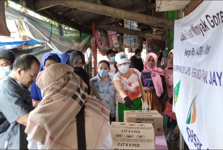 Pasar-Jaya-Gelar-Operasi-Pasar-Minyak-Goreng-di